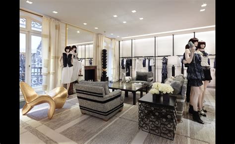 chanel boutique montaigne.